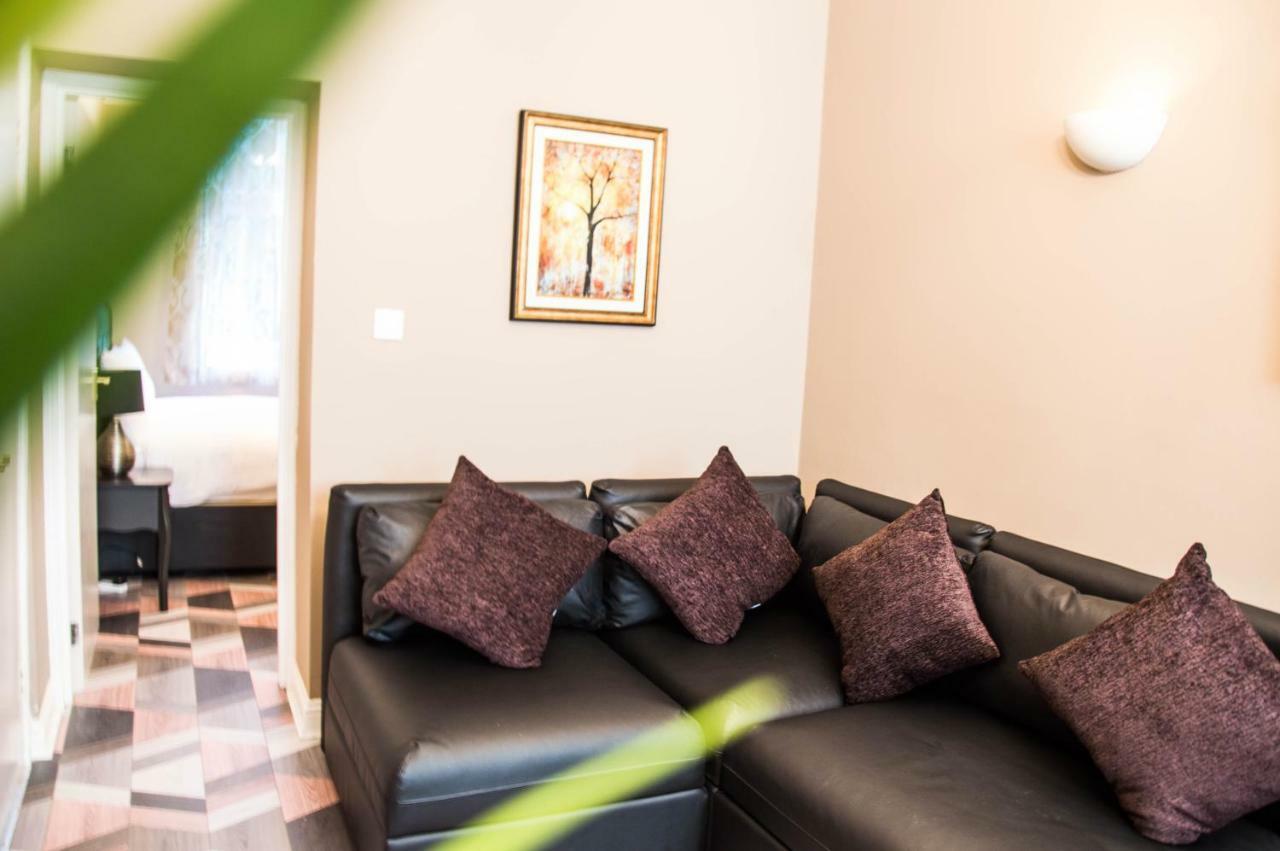 Montgomery Apartments - Crighton Единбург Екстер'єр фото